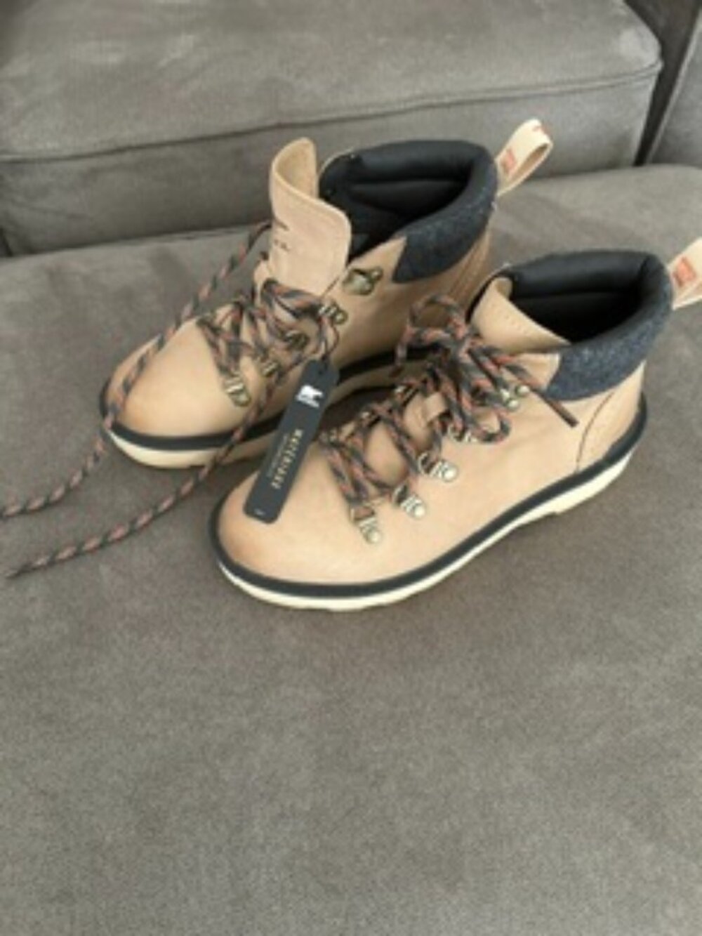 Sorel Hiking Boots sz 6 NWT